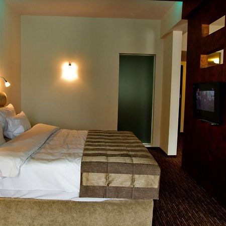 City Hotel Slatina Kültér fotó
