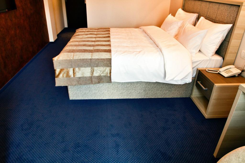 City Hotel Slatina Kültér fotó