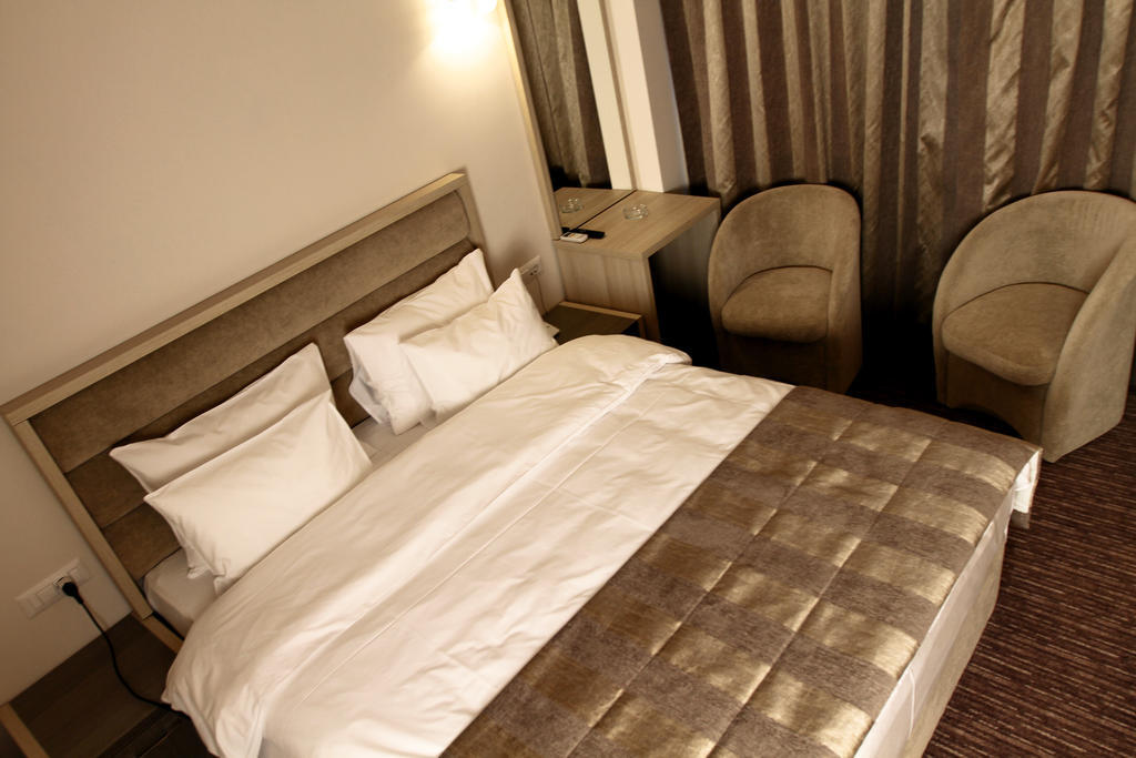 City Hotel Slatina Kültér fotó